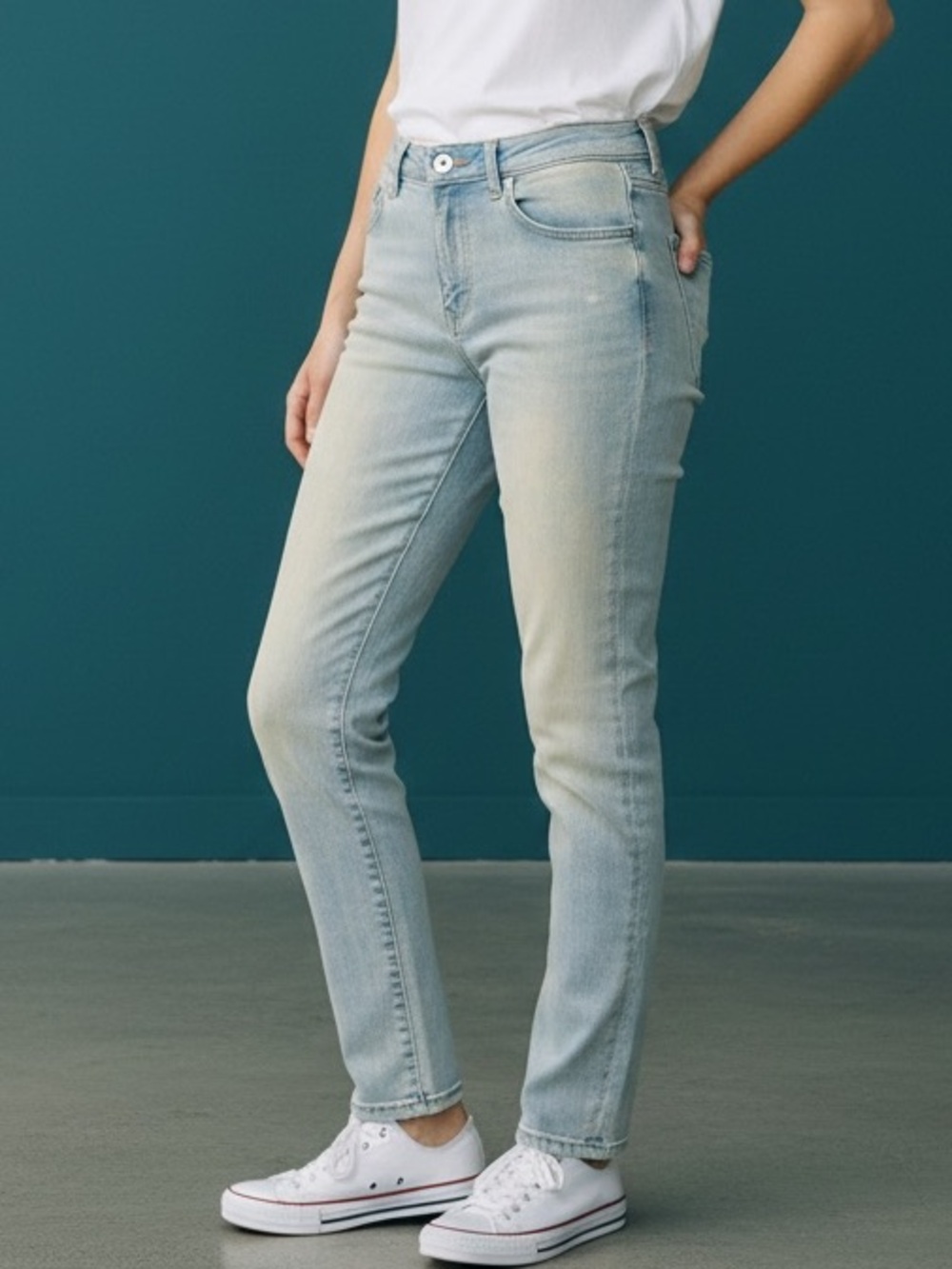 GAP, Skinny Roll Up Jean in Bleached Blue, size 10/30